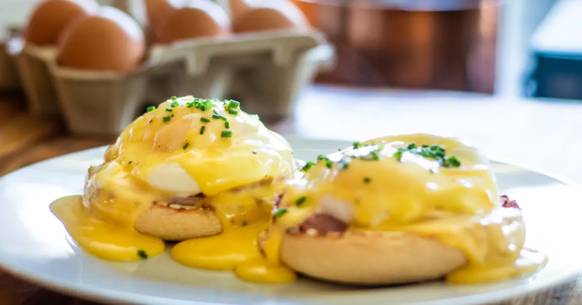 eggs benedict near Hamilton
